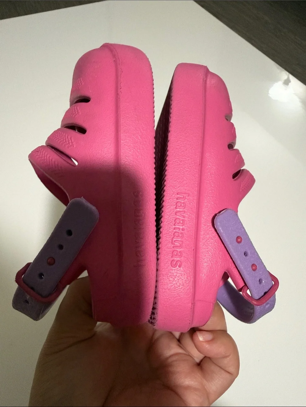 Havaianas Bright Pink Kids Sandals with Lavender Heel Straps Sz 9C